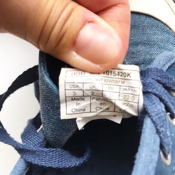 UGG blue sneakers EUC size 3 youth - Picture 5 of 7